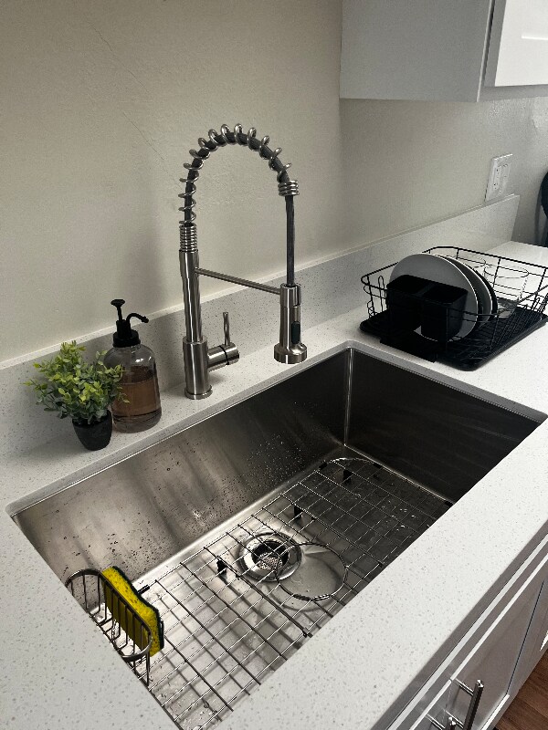 Building Photo - 1348 Olivine Ave