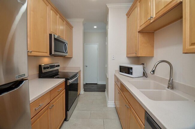 Building Photo - 306 Wilcrest Dr