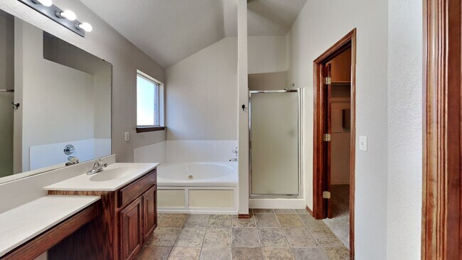 Building Photo - Nice 3 Bedroom 2 Bathroom Home with Storm Shelter and Office!