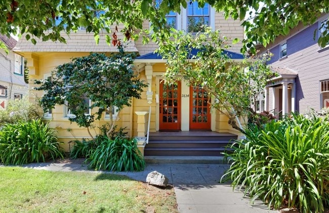 Primary Photo - 2634-2636 Benvenue Ave