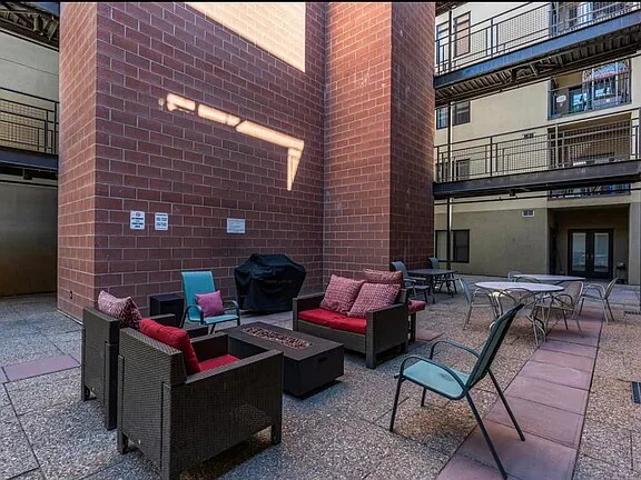 Building Photo - 2150 S Main St