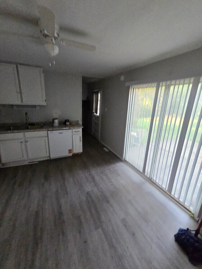 Building Photo - 22221 Willow Tree Ave