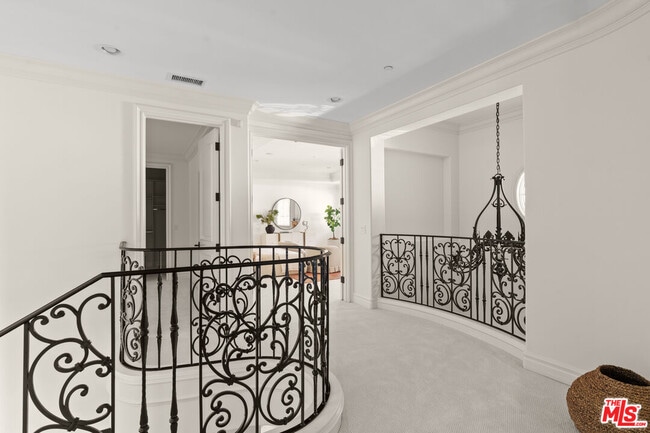 Building Photo - 3697 Benedict Canyon Ln