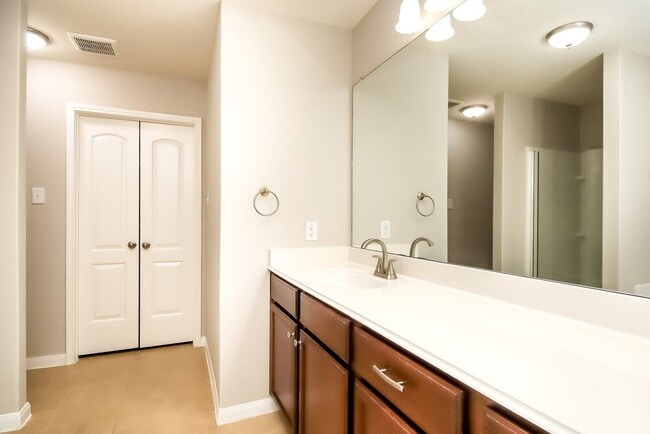 Building Photo - 12066 Quartersawn Ln