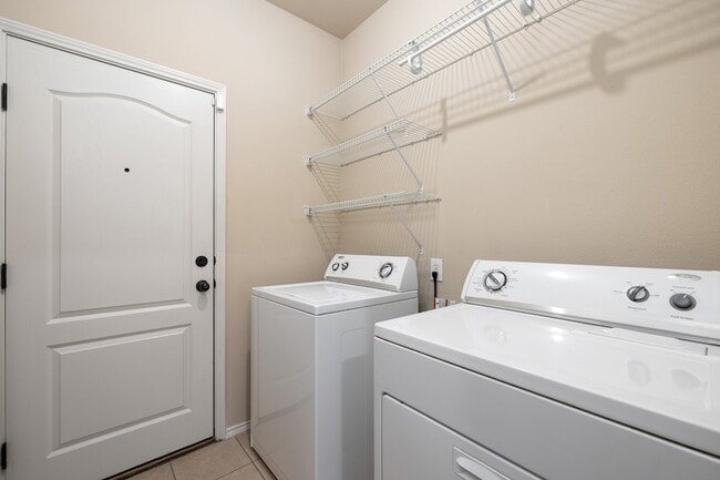 Building Photo - 6237 Chalk Hollow Dr
