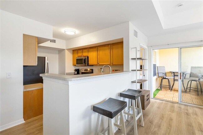 Building Photo - 1050 Villagio Cir