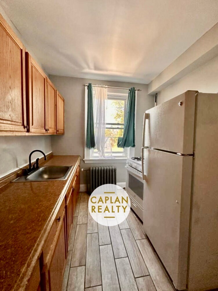 Building Photo - 94 Norton St