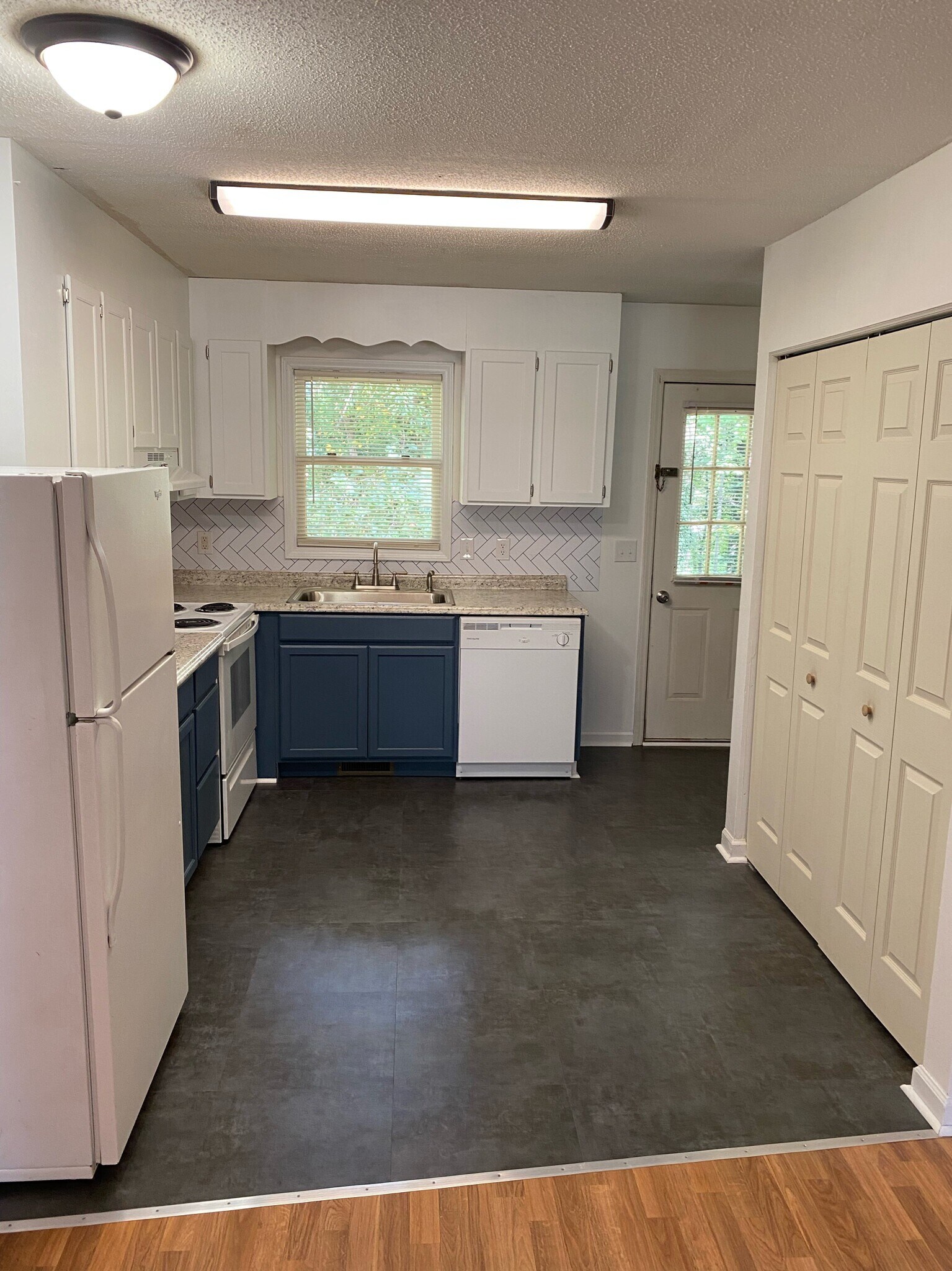 Building Photo - 1391 15th Ave NE