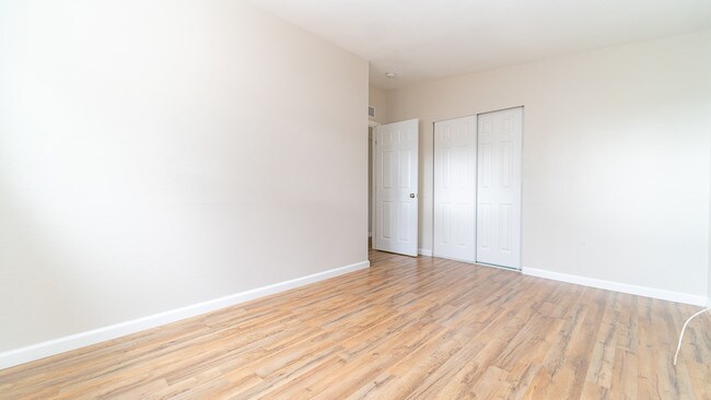Building Photo - 9227 Heatherdale St