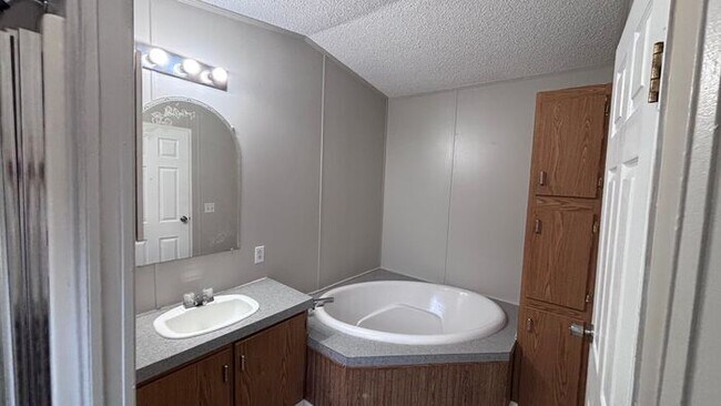 Building Photo - Newly Remodeled Home For Sale