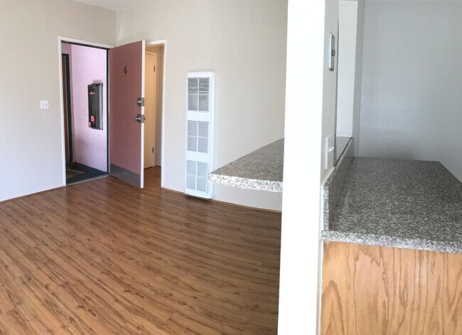 Interior Photo - 6944-6954 Coldwater Canyon Ave