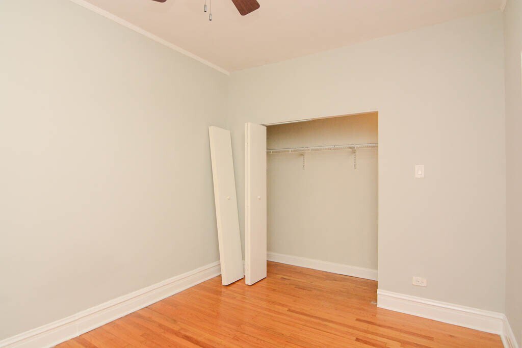 Building Photo - 4742 N Hermitage Ave