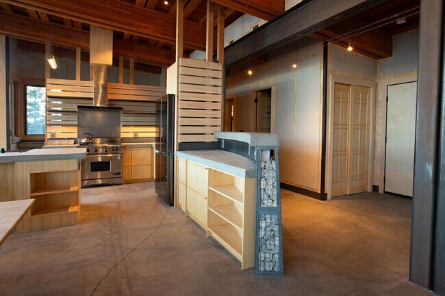 Building Photo - Architectural gem