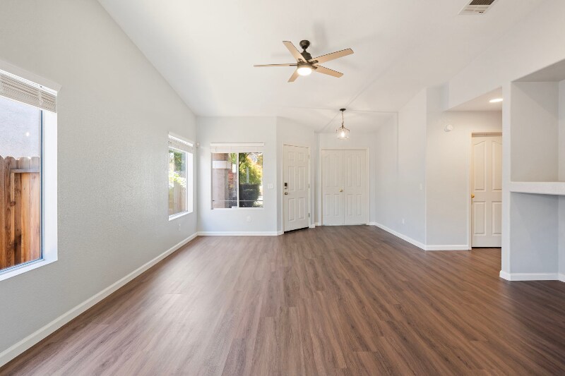 Building Photo - 8277 Lake Willow Way