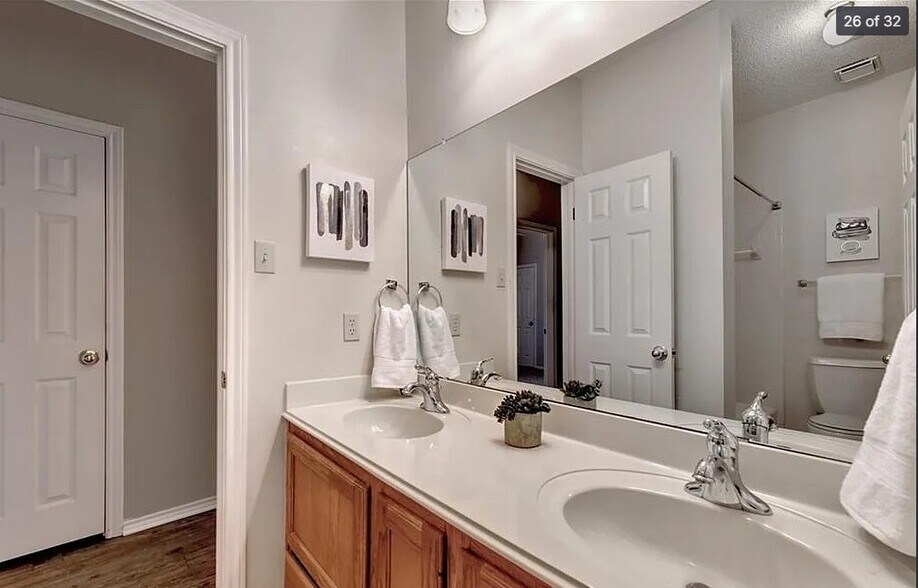 Building Photo - 3700 Rocky Ford Dr