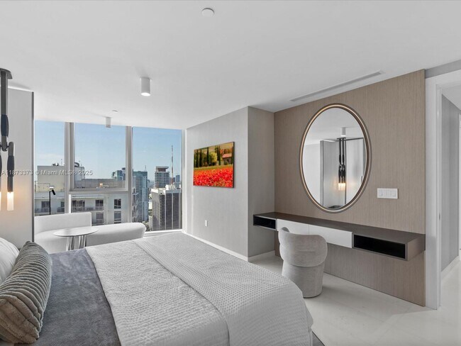 Building Photo - 300 Biscayne Blvd Way