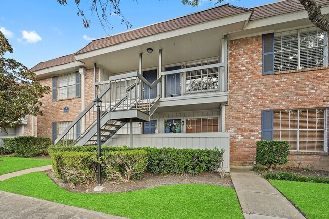 Building Photo - 2350 Bering Dr