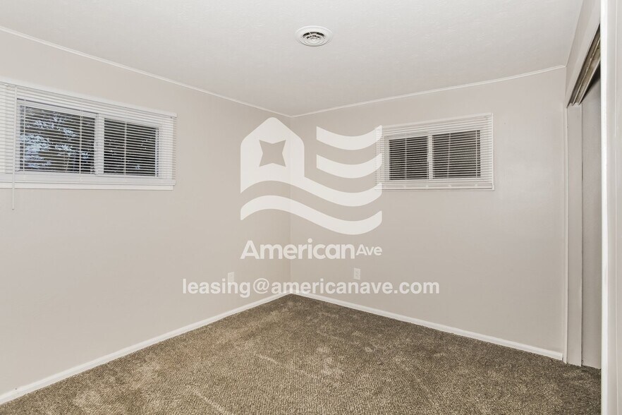 Building Photo - 16 Sillman Ct
