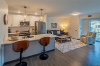 Building Photo - 15 Loso Dr