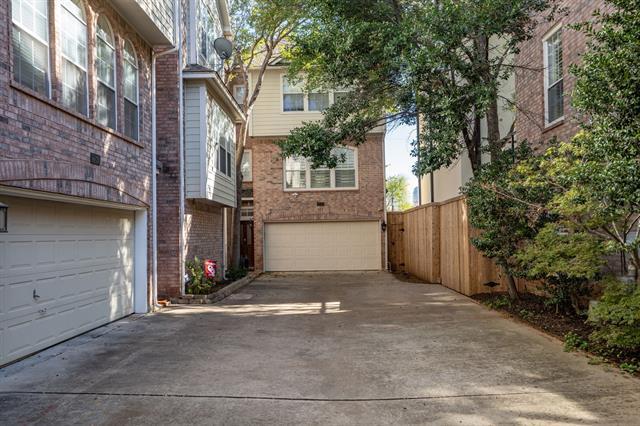 Building Photo - 2704 Welborn St