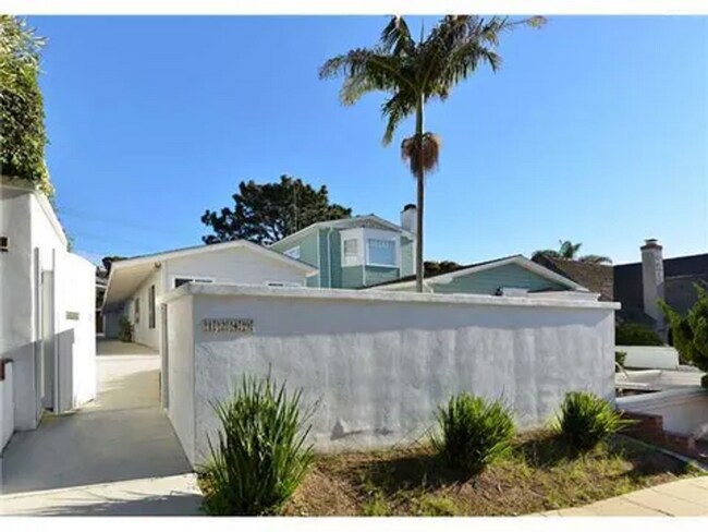 Building Photo - 1249 Torrey Pines Rd