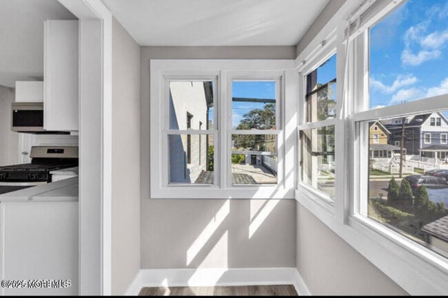 Building Photo - 700 Fifth Ave