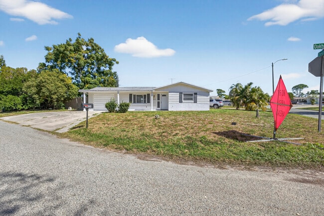 Building Photo - 3624 Oakhurst Dr