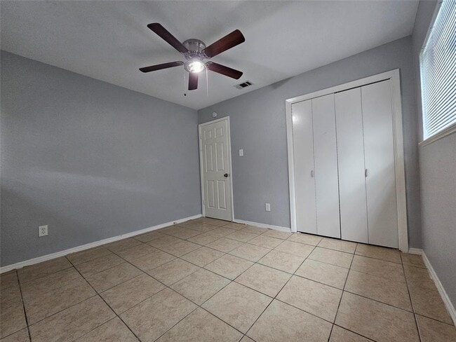Building Photo - 1304 Glenda Dr
