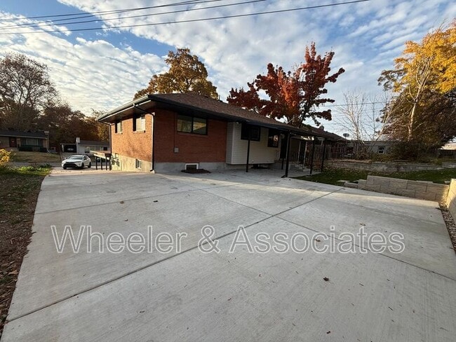 Building Photo - 3714 Brinker Ave