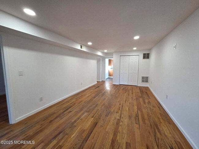 Building Photo - 14 Cottage Pl