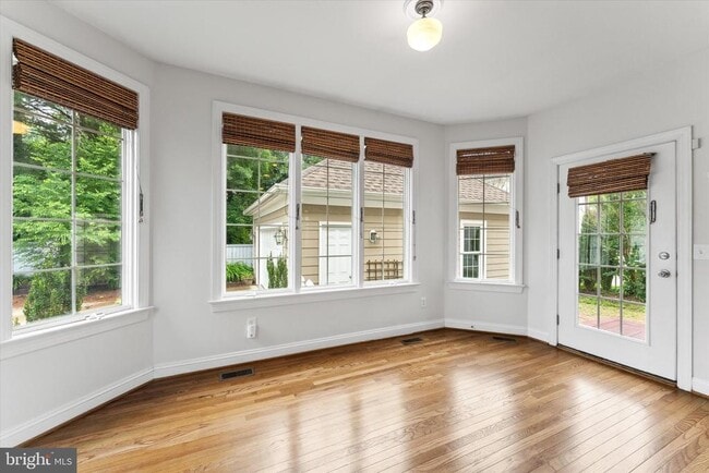 Building Photo - 116 Desales Dr