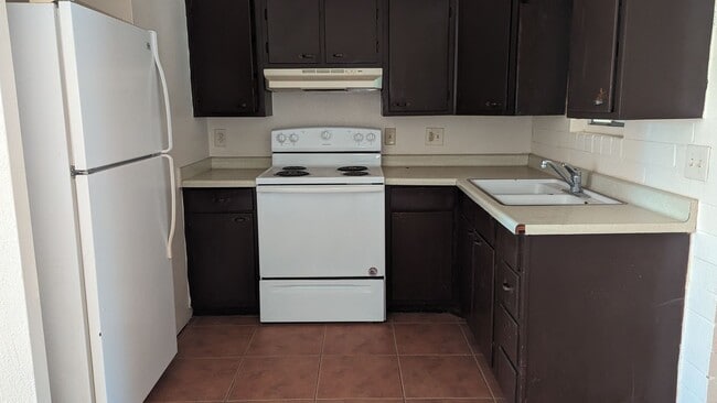 Building Photo - One Bedroom and One Bath Town Home Rental