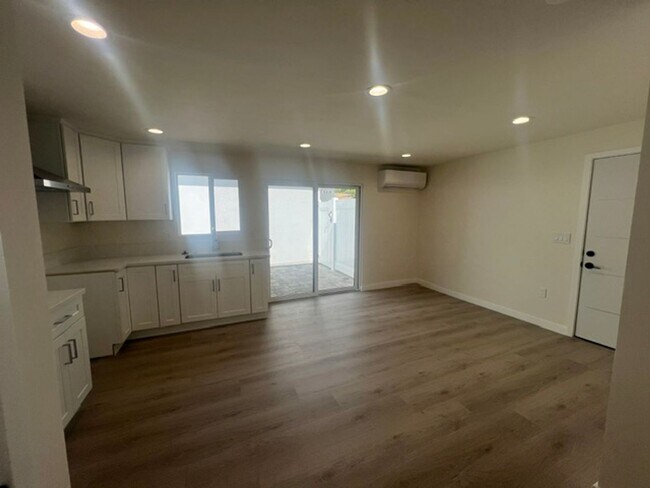 Building Photo - 7317-7321 Garden Grove Avenue