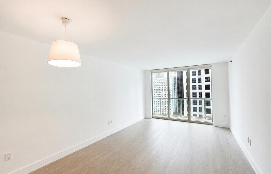 Building Photo - 500 Brickell Ave