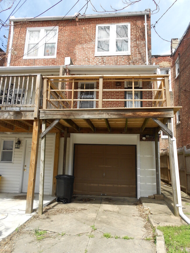 Building Photo - Charles Village 2bd/2ba Rowhome with Parking Spots, W/D and more! Available 7/20