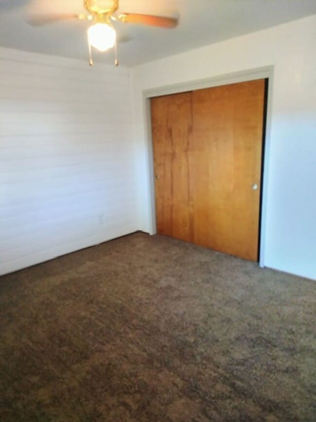 Building Photo - Charming 1 Bedroom/1 Bath Apartment