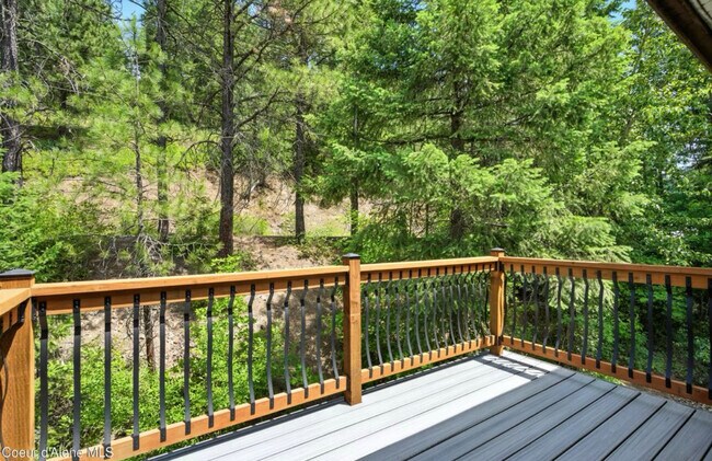 Building Photo - 43143 Riverview Dr