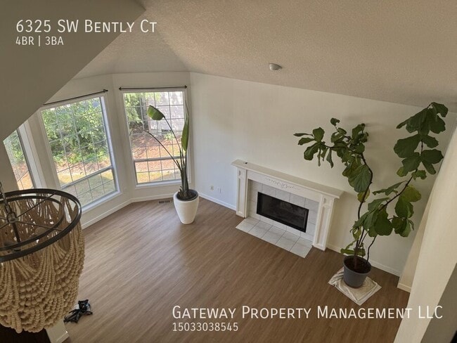 Building Photo - 6325 SW Bently Ct