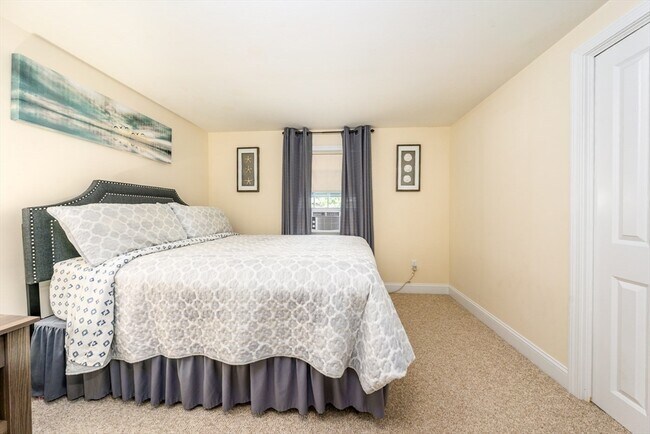 Building Photo - 10 Eastover