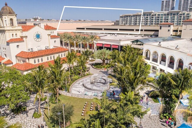 Building Photo - 303 Lang Rd