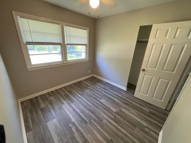 Building Photo - Lovely 2BR/1ba house