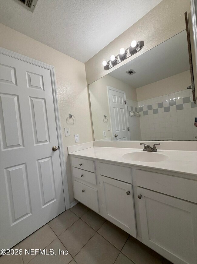 Building Photo - 13810 Sutton Park Dr N