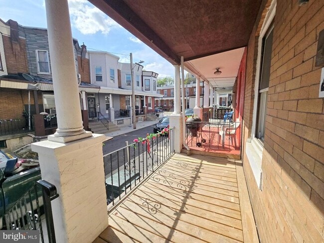 Building Photo - 4436 N Chadwick St