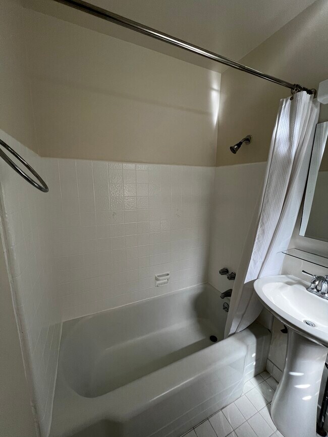 Building Photo - 10716 Northgate St