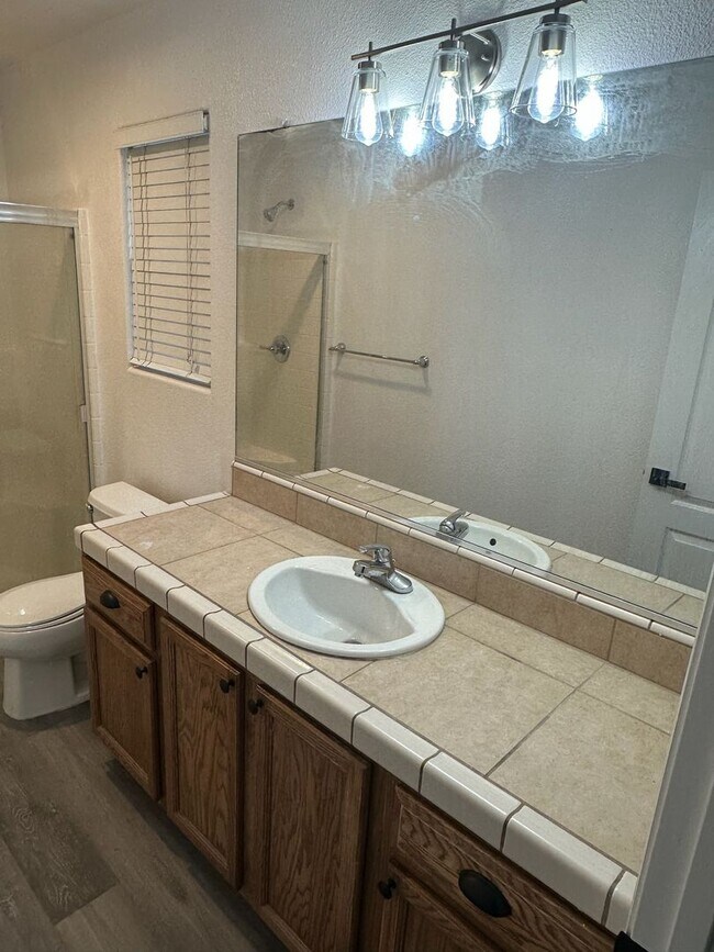 Building Photo - 4106 W Prospect Ave