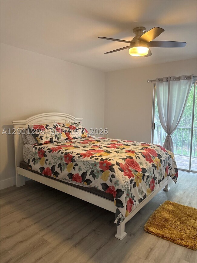 Building Photo - 1102 Bahama Bend