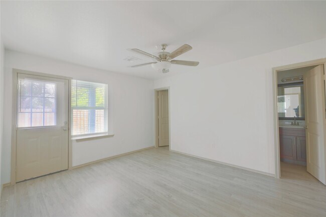 Building Photo - 113 Bolden St