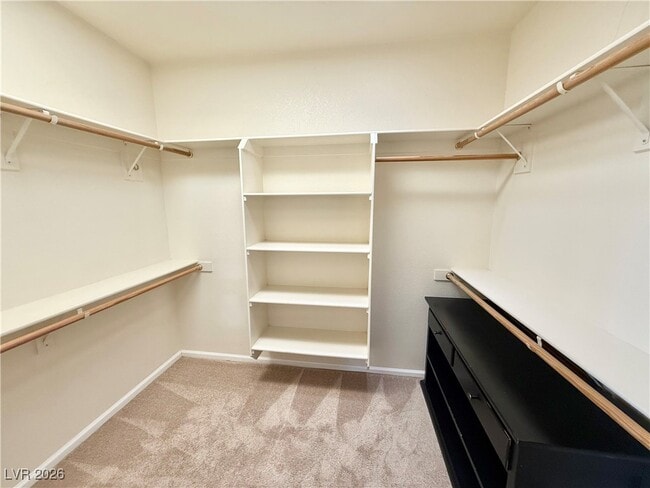 Building Photo - 3530 E Vineyard Dr