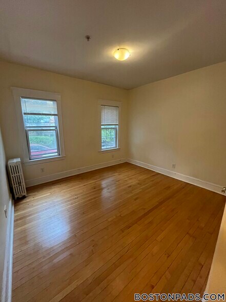 Building Photo - 154 Magazine St