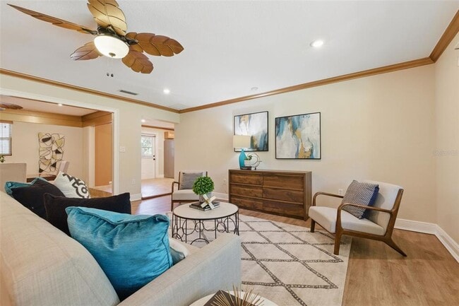 Building Photo - 4926 Camellia Way S
